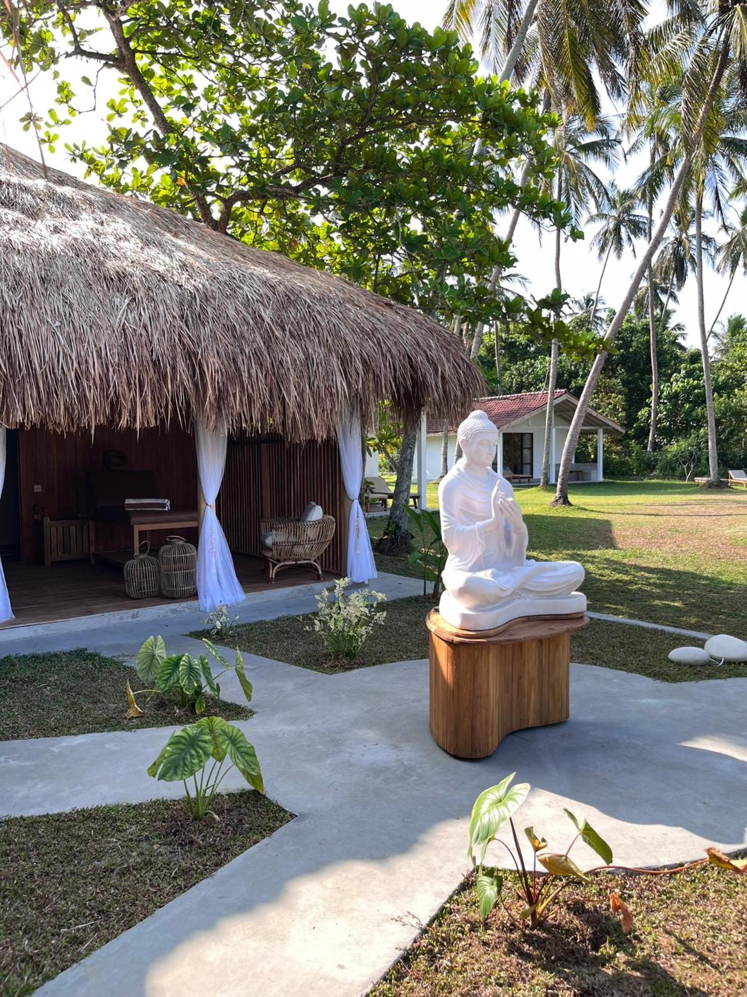 Hotel Simply Peace Tangalle Exterior foto